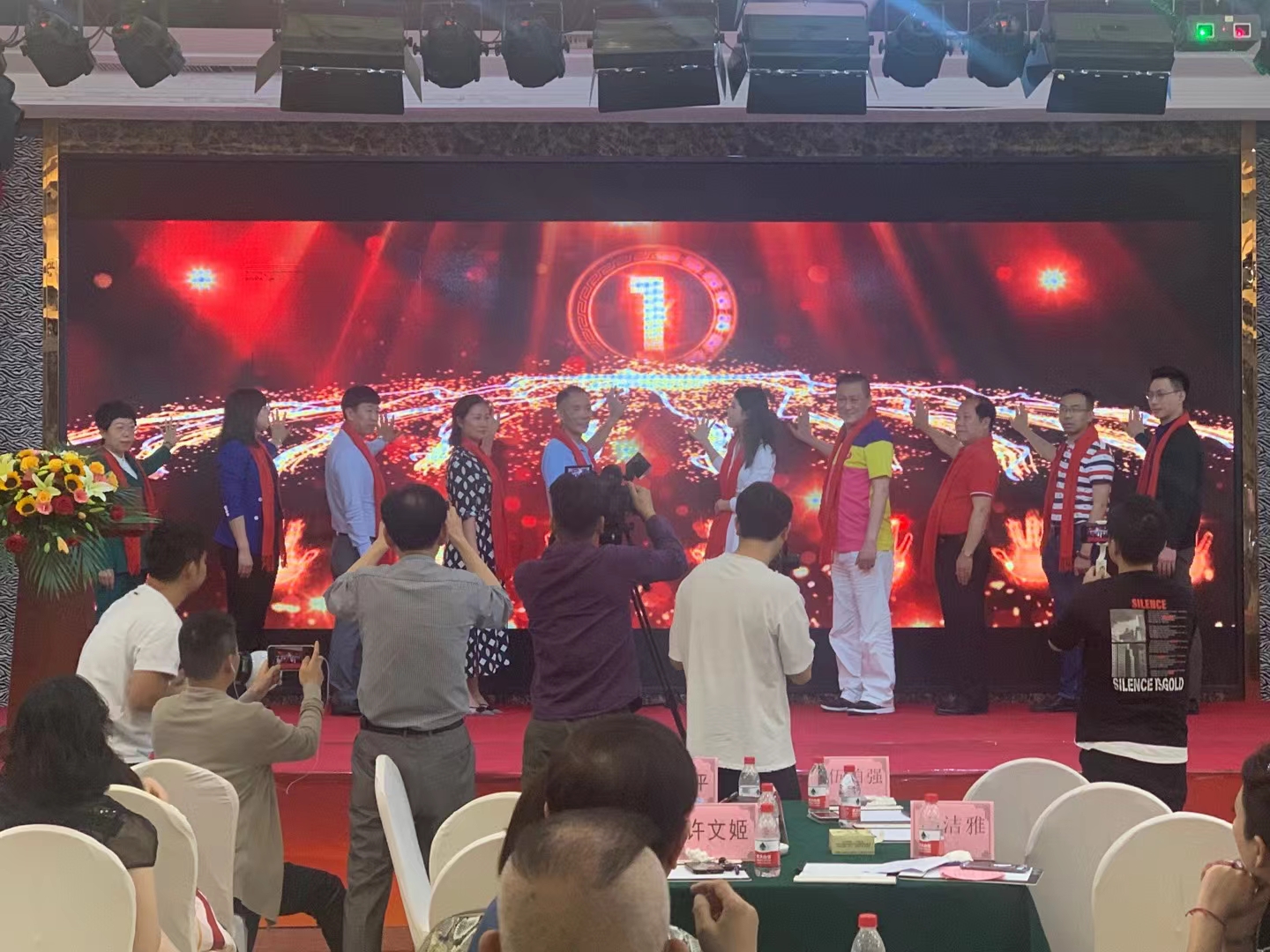 广东之荣餐饮香港创新版挂牌成功