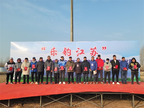 高手云集争霸看谁称霸 劲牛垂纶竞技比谁最牛