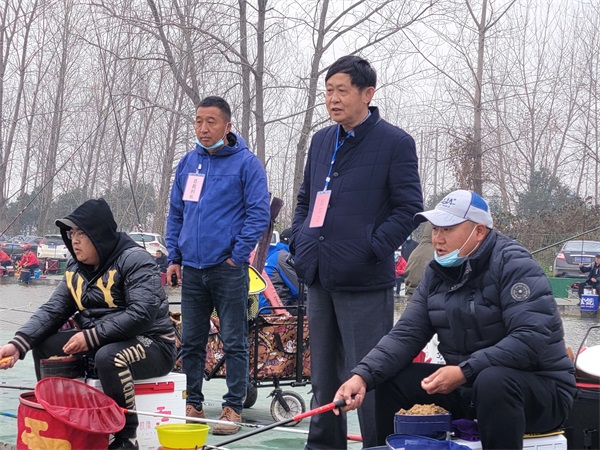 高手云集争霸看谁称霸 劲牛垂纶竞技比谁最牛