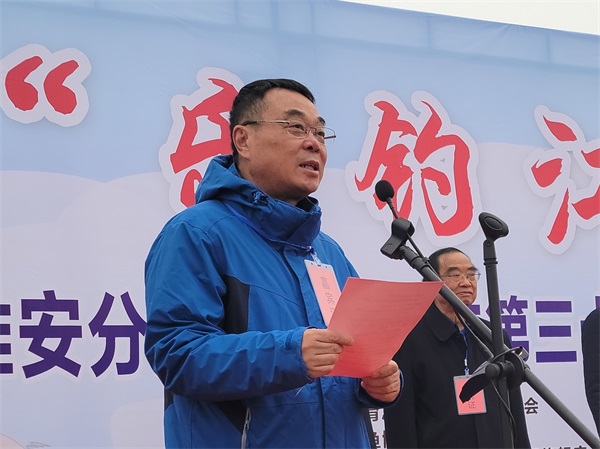 高手云集争霸看谁称霸 劲牛垂纶竞技比谁最牛