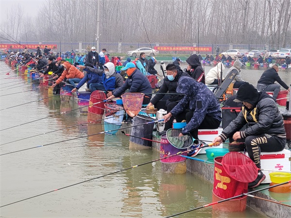 高手云集争霸看谁称霸 劲牛垂纶竞技比谁最牛