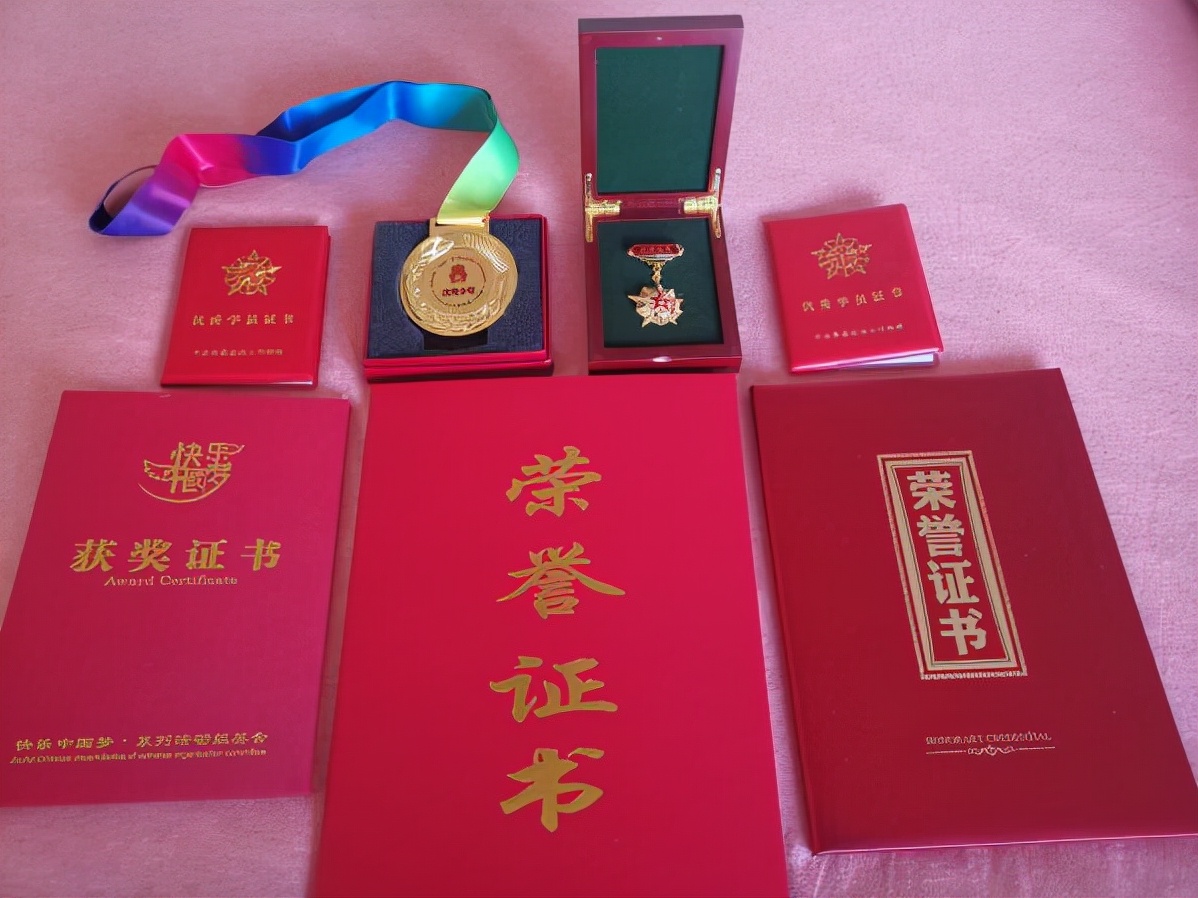 李天玖:小荷才露角 起舞迎春来