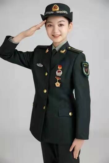 李天玖:小荷才露角 起舞迎春来