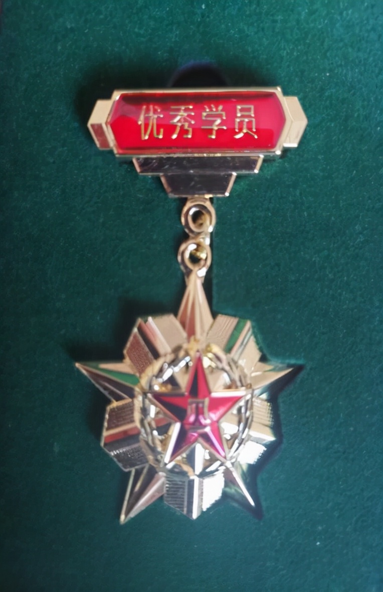 李天玖:小荷才露角 起舞迎春来