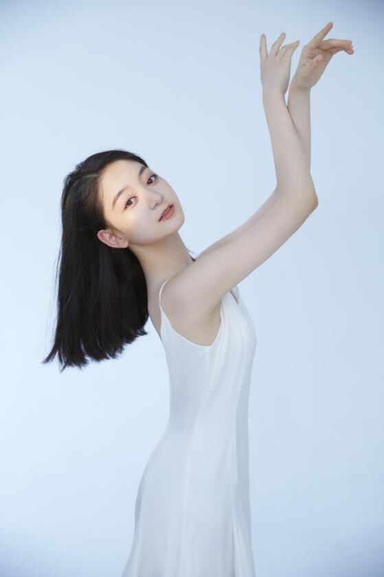 李天玖:小荷才露角 起舞迎春来