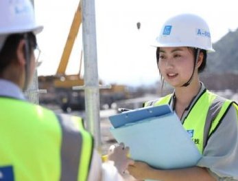 最美劳动者龙跃 巾帼建功“悦”芳华