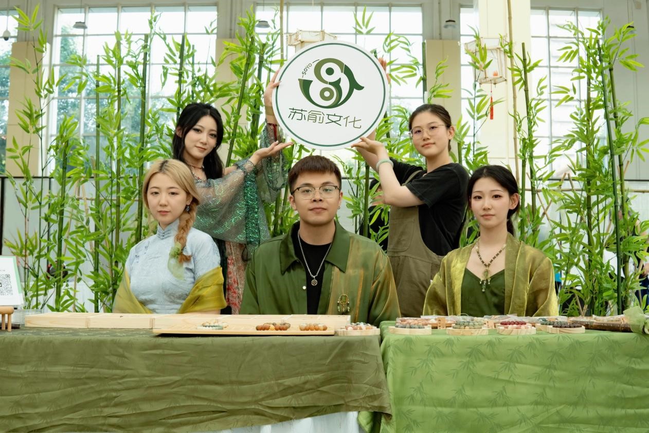 http://www.chinajingji.cn/uploads/allimg/240806/1053153938-2.jpg